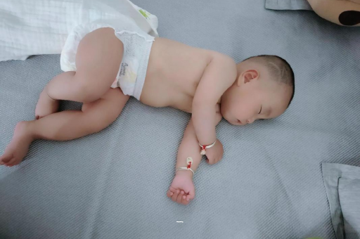 克拉玛依宝宝老打喷嚏怎么办